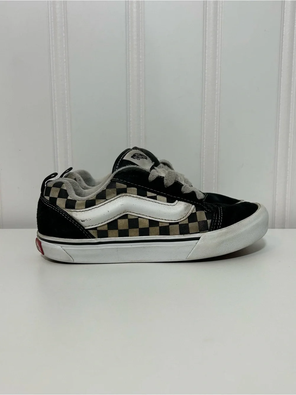 Vans knu skool Kids' Checkerboard Skate Shoes in Black/Beige